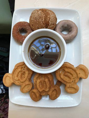 Character Dining Restaurants